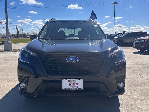 Used 2022 Subaru Forester Premium AWD/4WD image 3