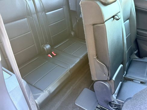 Used 2018 Volkswagen Tiguan SE image 27