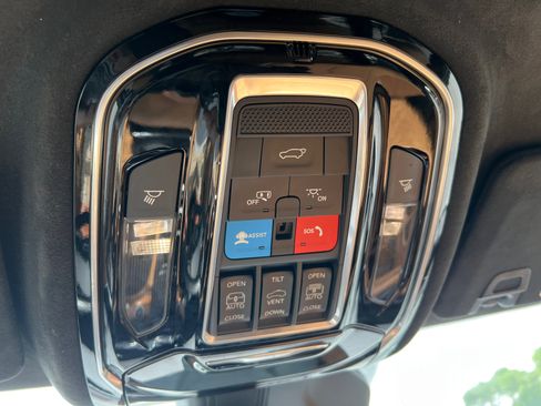 Used 2024 Jeep Grand Cherokee Summit AWD/4WD image 29