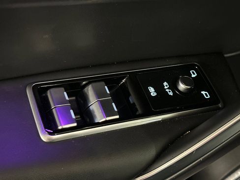 Used 2023 Jaguar F-PACE S image 15