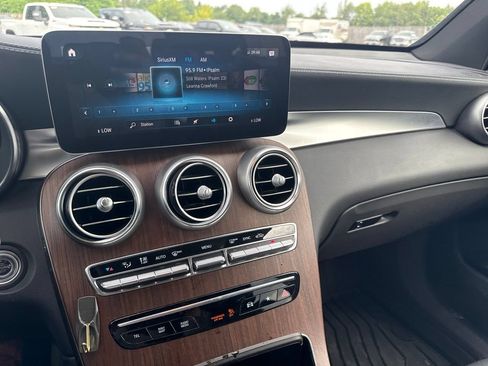Used 2022 Mercedes-Benz GLC 300 4MATIC image 20
