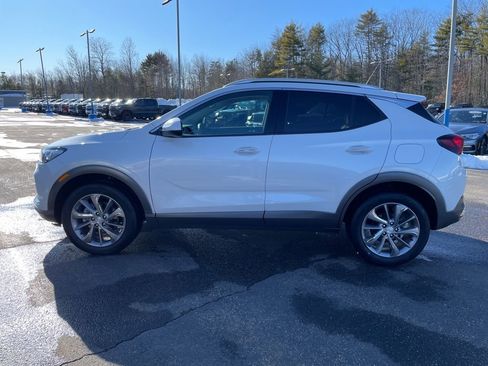 Used 2022 Buick Encore GX Essence w/ Experience Buick Package image 3