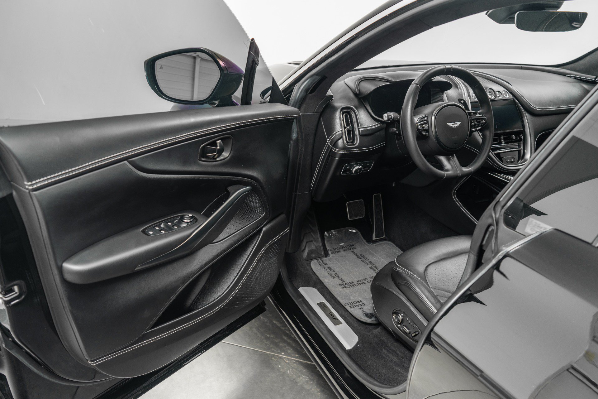 Used 2021 Aston Martin DBX AWD/4WD image 23