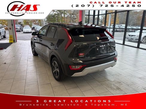Used 2023 Kia Niro LX image 3