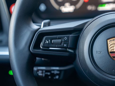 Certified 2026 Porsche Cayenne E-Hybrid Coupe AWD/4WD image 7