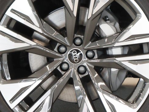 New 2026 Audi Q8 Premium Plus image 5