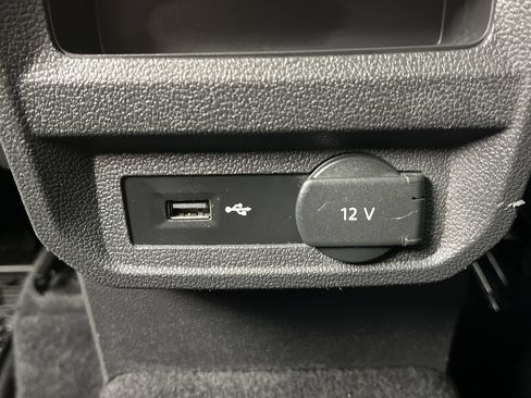 Used 2018 Volkswagen Tiguan SE w/ Panoramic Sunroof Package AWD/4WD image 12