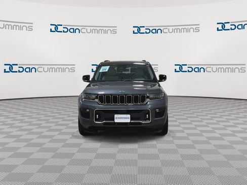 Used 2022 Jeep Grand Cherokee L Overland w/ Luxury Tech Group IV AWD/4WD image 4