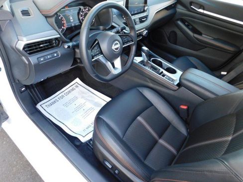 Used 2025 Nissan Altima 2.5 SR image 15