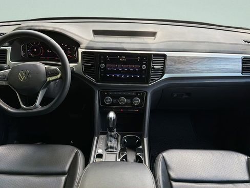 Used 2022 Volkswagen Atlas Cross Sport SE w/ Panoramic Sunroof Package FWD image 13
