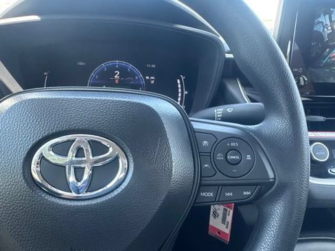 Used 2026 Toyota Corolla LE FWD image 12