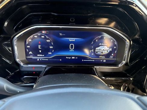 Used 2025 Chevrolet Silverado 1500 LT AWD/4WD image 41