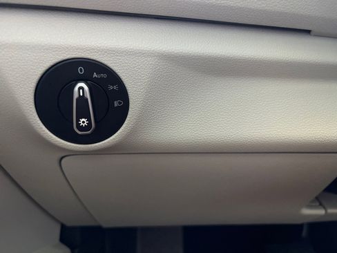 Certified 2024 Volkswagen Jetta SE image 22