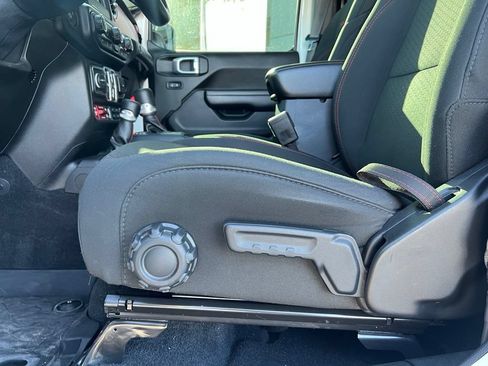 Used 2021 Jeep Wrangler Unlimited Rubicon AWD/4WD image 10