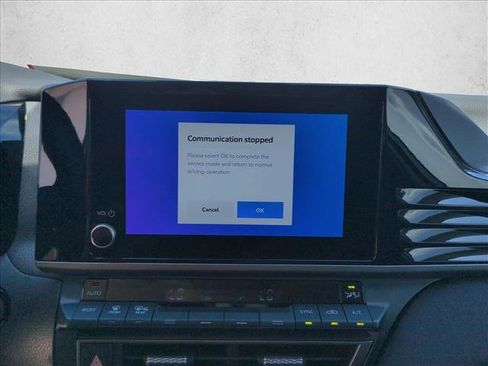 Certified 2025 Toyota Camry LE FWD image 14