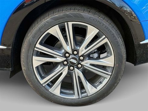 New 2026 Cadillac Optiq Luxury 2 image 12