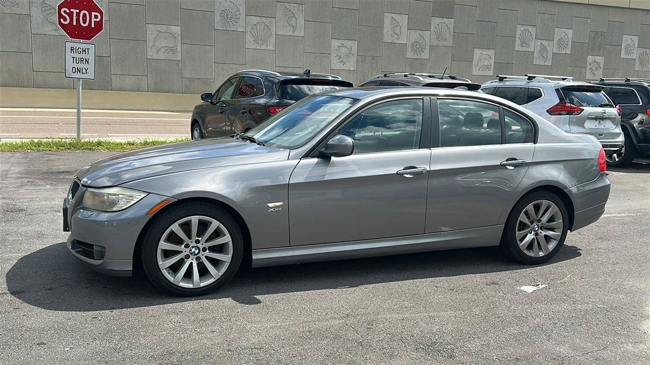Used 2011 BMW 328i xDrive Sedan AWD/4WD image 14