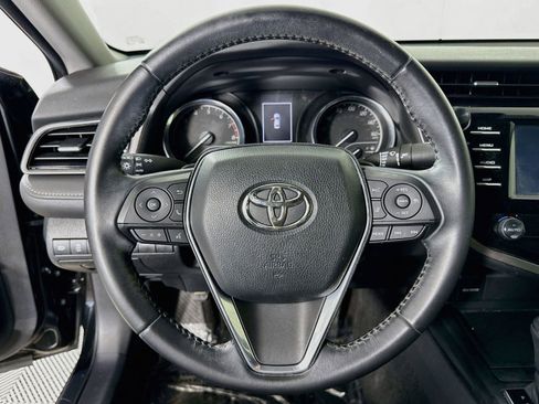 Used 2020 Toyota Camry SE FWD image 14