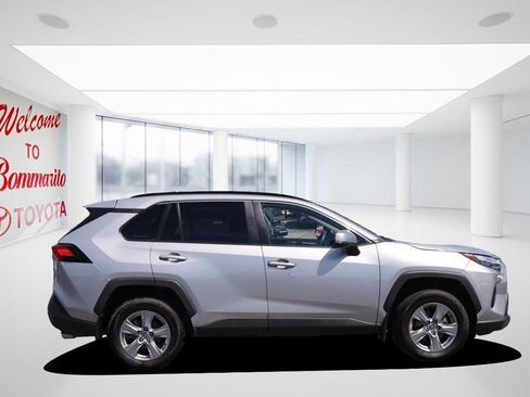 Used 2024 Toyota RAV4 XLE AWD/4WD image 5