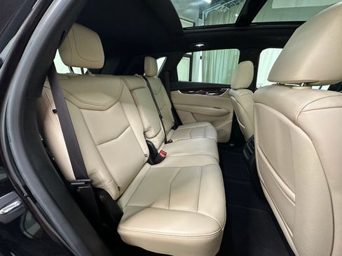 Used 2018 Cadillac XT5 Luxury w/ Driver Awareness Package AWD/4WD image 17