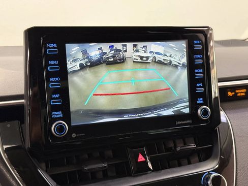 Used 2022 Toyota Corolla LE FWD image 17