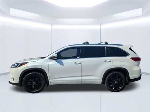 Used 2019 Toyota Highlander Limited AWD/4WD image 2