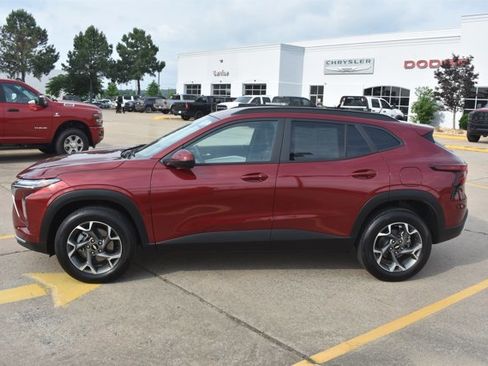 Used 2025 Chevrolet Trax LT w/ Driver Confidence Package FWD image 10