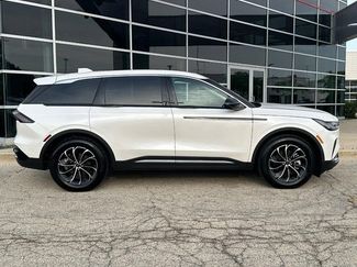 Used 2025 Lincoln Nautilus Premier w/ Equipment Group 102A AWD/4WD video 2