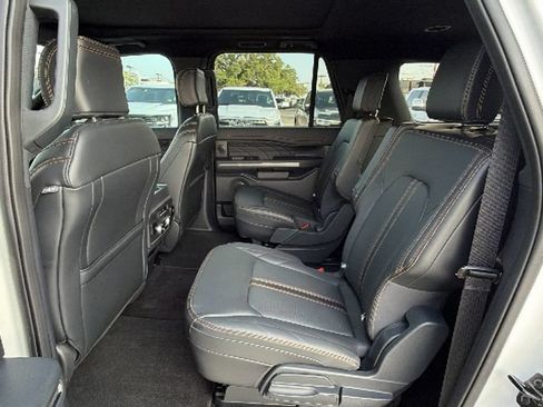 Used 2023 Ford Expedition Max Platinum RWD image 27