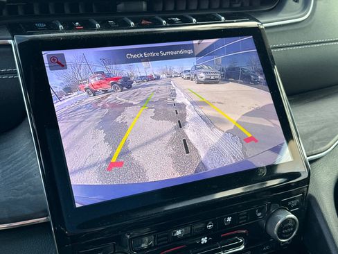 Used 2023 Jeep Grand Cherokee Overland w/ MOPAR Finishing Package image 28