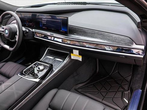 New 2025 BMW i7 eDrive50 w/ Premium Package image 25