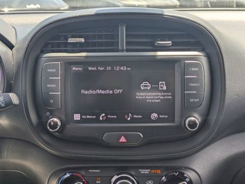 Used 2024 Kia Soul LX w/ Option Group 015 FWD image 17