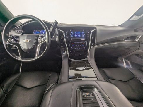 Used 2018 Cadillac Escalade Platinum image 15
