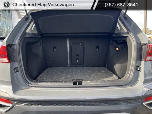 Used 2022 Volkswagen Taos SE image 6
