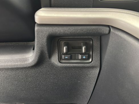 Used 2025 Ford Expedition Active AWD/4WD image 23
