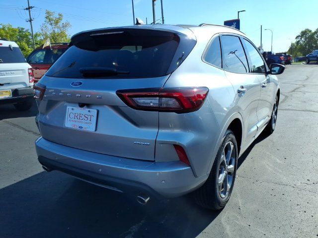 Certified 2023 Ford Escape ST-Line w/ Tech Pack #1 AWD/4WD image 4