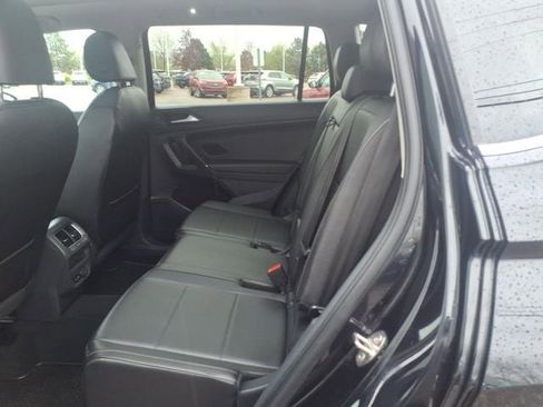 Used 2018 Volkswagen Tiguan SEL AWD/4WD image 10