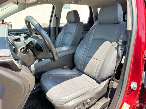 Used 2018 Buick Enclave Essence AWD/4WD image 20