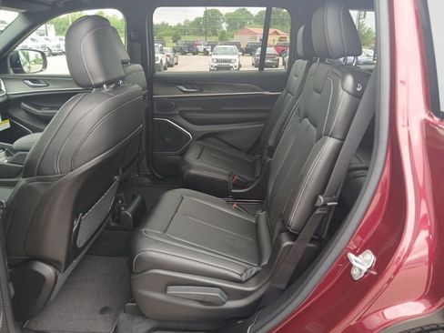 New 2026 Jeep Grand Cherokee L Limited image 38