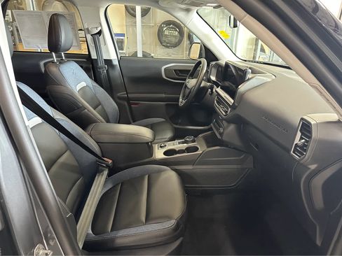 Used 2025 Ford Bronco Sport Outer Banks w/ Outer Banks Tech Package+ AWD/4WD image 38