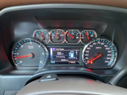 Used 2017 Chevrolet Silverado 2500 High Country w/ Snow Plow Prep Package AWD/4WD image 18