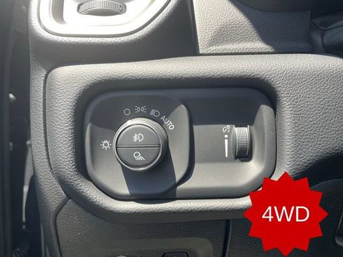Used 2021 RAM 1500 Big Horn AWD/4WD image 34