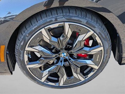 Used 2026 BMW 540i xDrive w/ M Sport Package image 9