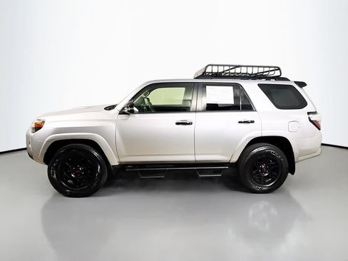 Certified 2021 Toyota 4Runner Venture w/ Moonroof Package AWD/4WD image 4
