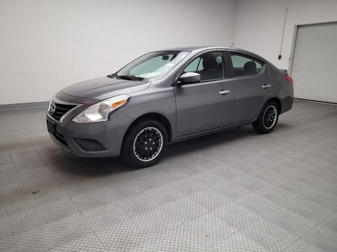 Used 2019 Nissan Versa SV image 2