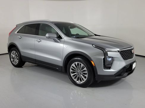 Certified 2025 Cadillac XT4 Premium Luxury FWD image 1