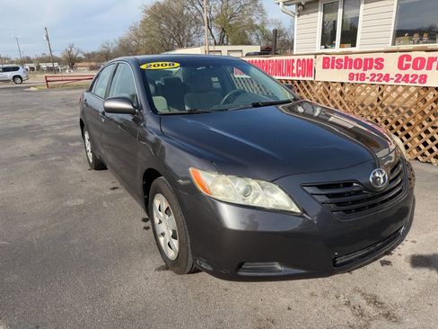 Used 2008 Toyota Camry LE image 2