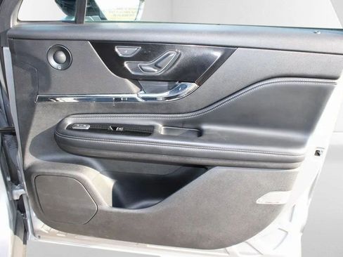 Used 2021 Lincoln Corsair Reserve w/ Equipment Group 201A image 17