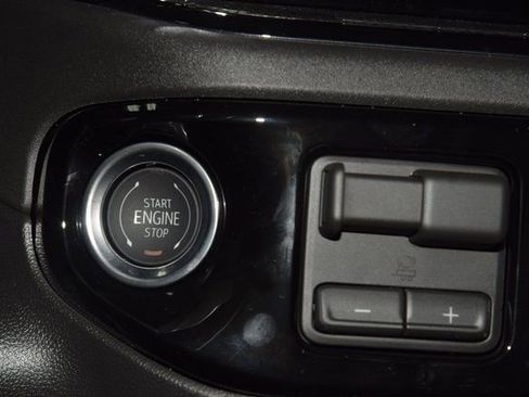 New 2026 Chevrolet Silverado 1500 ZR2 image 38