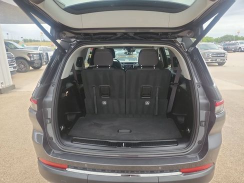 Used 2022 Jeep Grand Cherokee L Laredo w/ Luxury Tech Group I AWD/4WD image 27